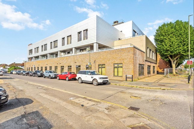 99 Staines Road West... 1 bed apartment for sale