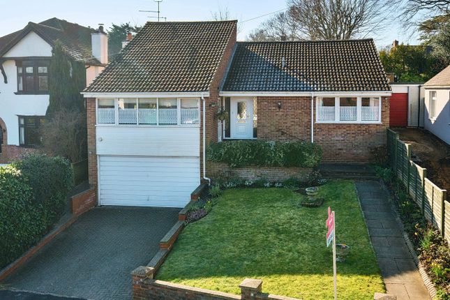 Waverley Road, FARNBOROUGH GU14 4 bed detached house for sale