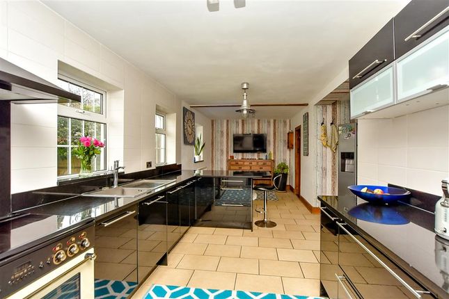 4 bed detached house