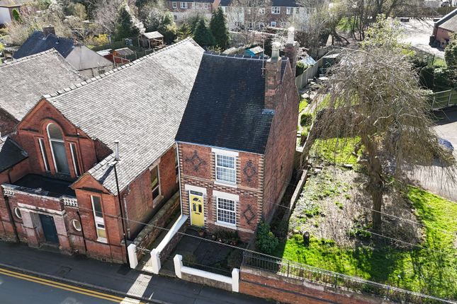 2 bedroom detached house for sale