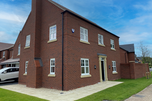Hartford Crescent, Preston PR4 4 bed detached house for sale