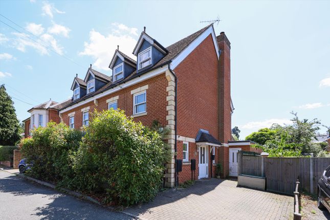 5 bedroom semi-detached house for sale