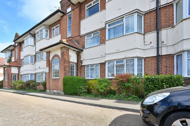 Alexandra Avenue, Rayners Lane... 2 bed flat for sale