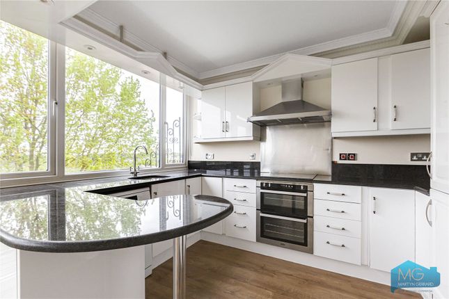 Hadley Road, Barnet, EN5 3 bed penthouse for sale