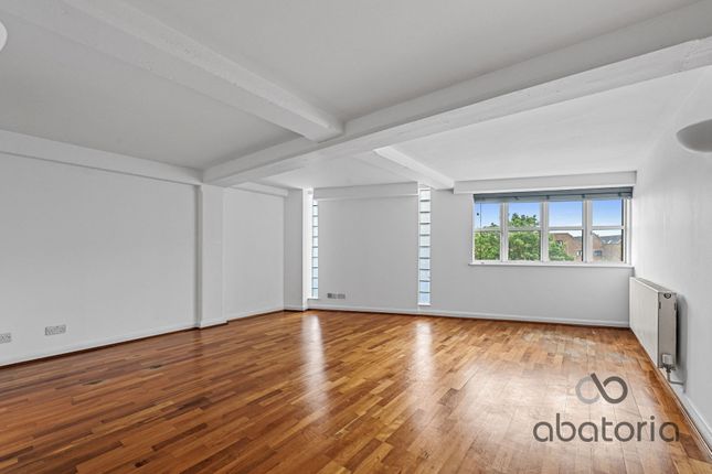 Capstan Court, Wapping Wall, London, E1W 1 bed apartment for sale