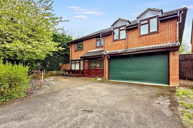 6 bedroom detached house for sale