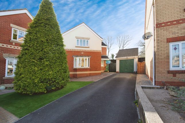 4 bed detached house