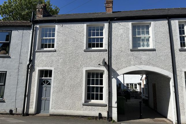 2 bedroom mews property for sale