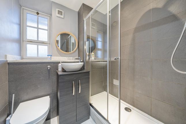 Tyers Street, Kennington, London, SE11 2 bed flat for sale