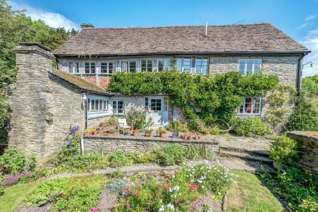 4 bed detached house