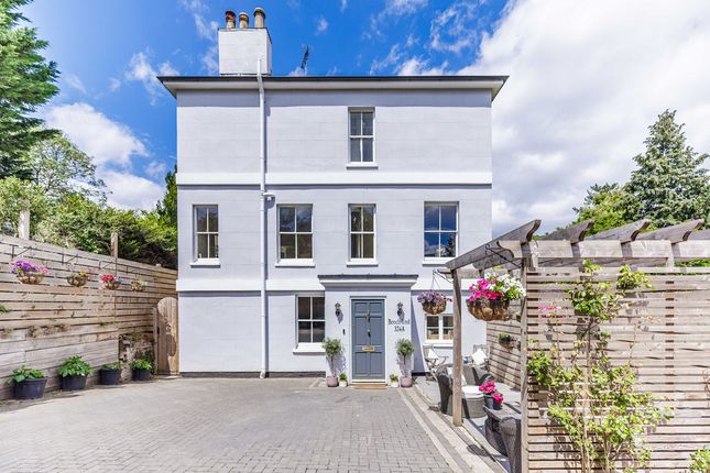 3 bedroom town house for sale