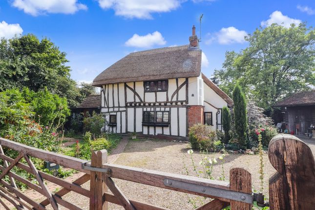 Todds Green, Stevenage... 2 bed detached house for sale