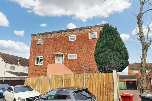 3 bedroom town house for sale