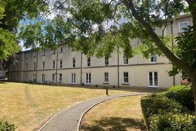 Chesterton Lane, Cirencester... 2 bed apartment for sale