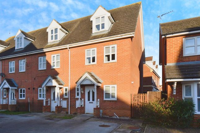 Heatherwood Court, Bransholme, Hull 3 bed townhouse for sale