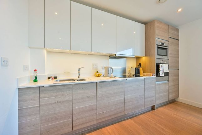 Seafarer Way, Rotherhithe, London, SE16 2 bed flat for sale