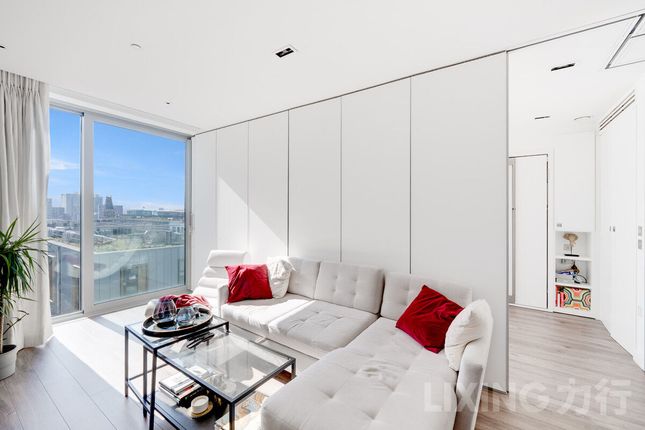 Piazza Walk, Aldgate, E1 8PW 2 bed apartment for sale