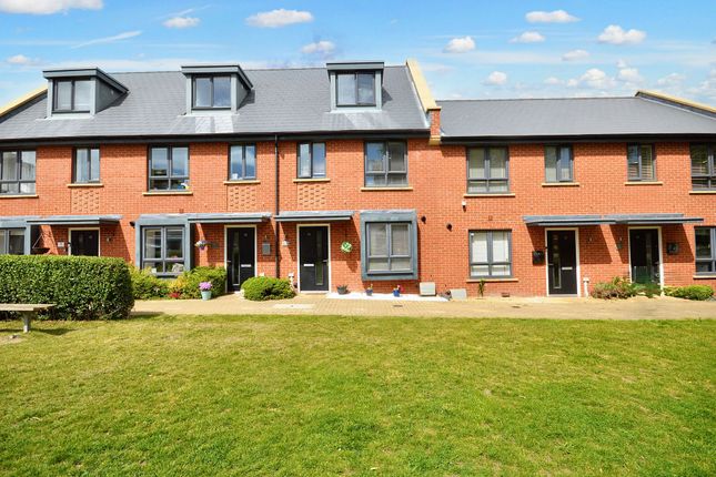 Dura Way, Folkestone CT20 3 bed terraced house for sale