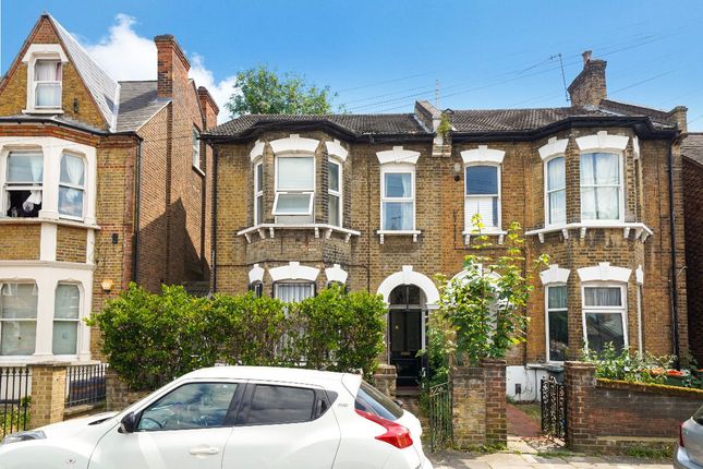 Clova Road, Forest Gate, E7 3 bed flat for sale