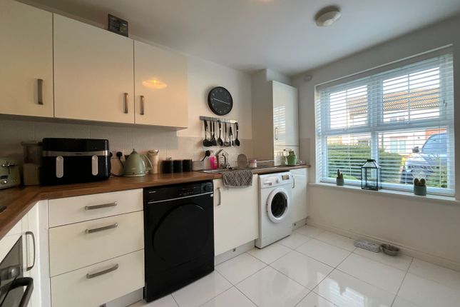 Benedict Lane, Hebburn, Tyne and... 3 bed semi