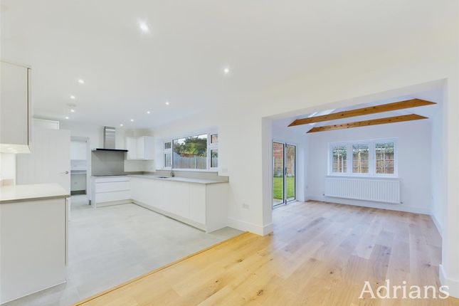 4 bed detached house