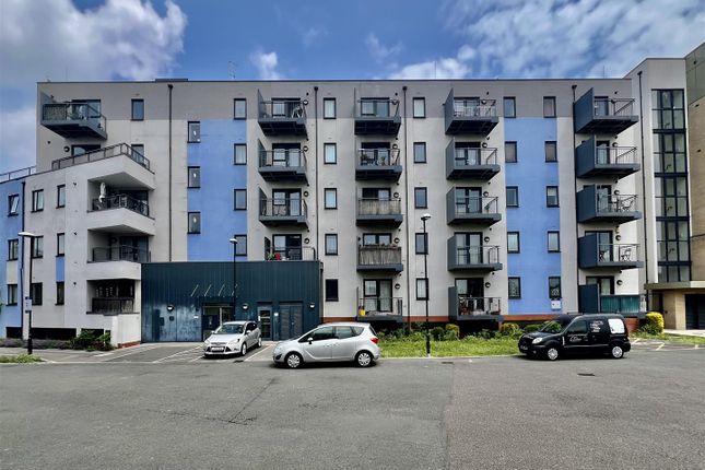 Salisbury Road, Southall UB2 2 bed apartment for sale