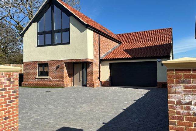 5 bed detached house