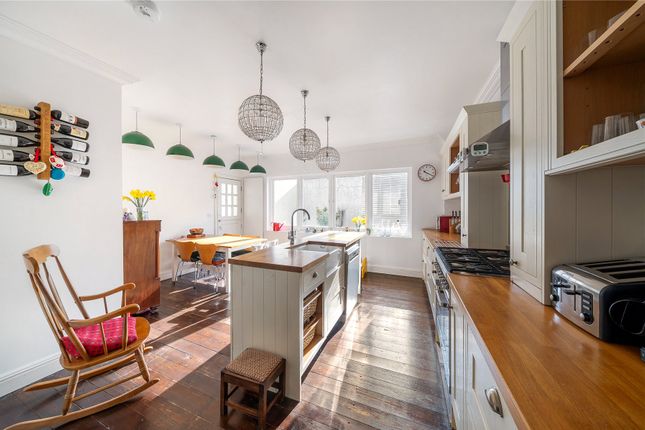 4 bedroom end of terrace house for sale