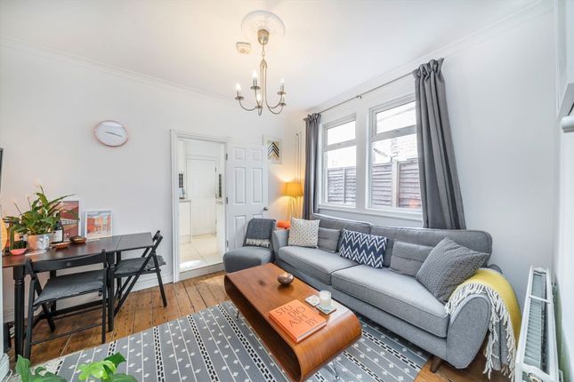 Fairlight Road, London SW17 2 bed maisonette for sale