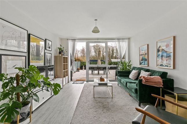 Lion Court, Lion Wharf Road... 2 bed apartment for sale