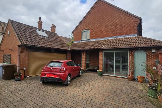 3 bed detached house