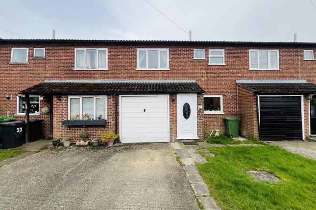 ULLSWATER CLOSE, THATCHAM RG19 3 bed terraced house for sale