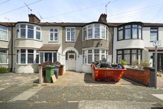 Shirley Gardens, Essex 4 bed terraced house for sale