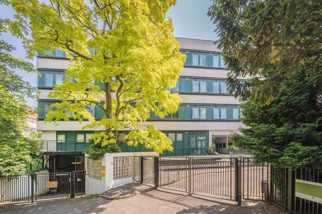 Brunswick Road, London W5 2 bed flat for sale