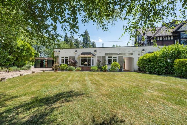 Bucklebury Place, Reading RG7 2 bed bungalow for sale
