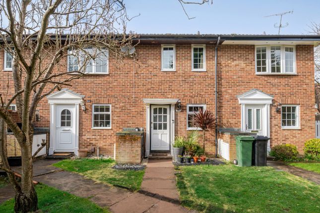 Nash Gardens, Surrey RH1 2 bed terraced house for sale