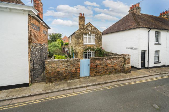 Upper Strand Street, Sandwich CT13 2 bed detached house for sale