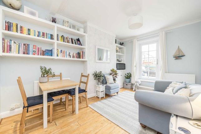 Queenstown Road, London SW8 1 bed flat for sale