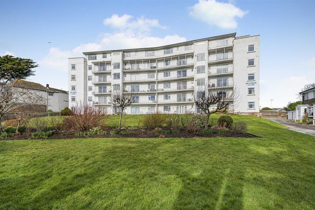 3 bedroom flat for sale