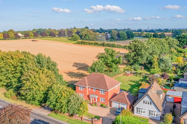 5 bed detached house