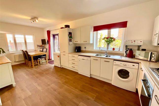 4 bed detached house