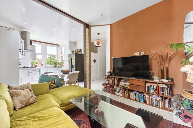 3 bedroom maisonette for sale
