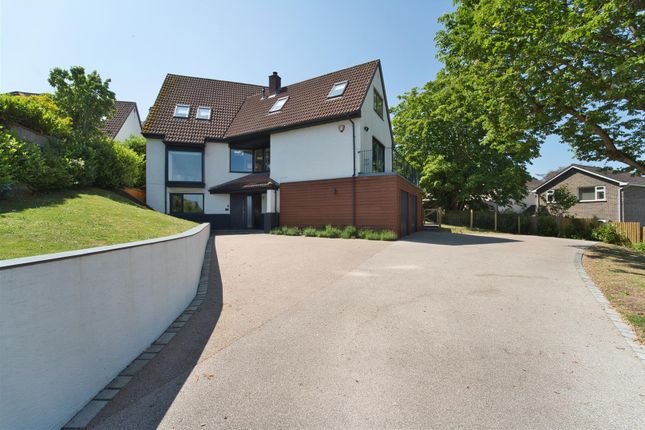 6 bed detached house