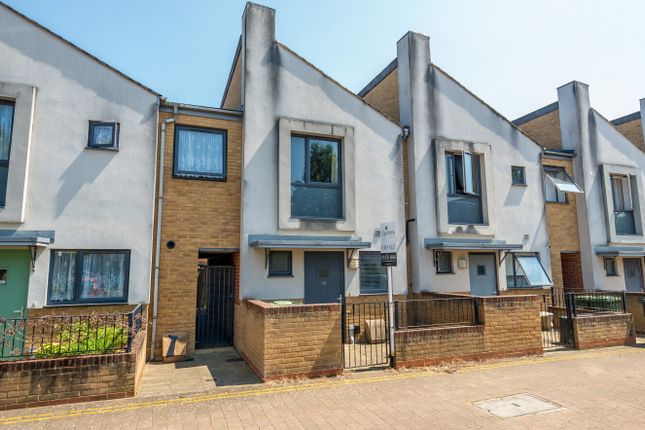 Ovington Gardens, Eastleigh... 2 bed terraced house for sale