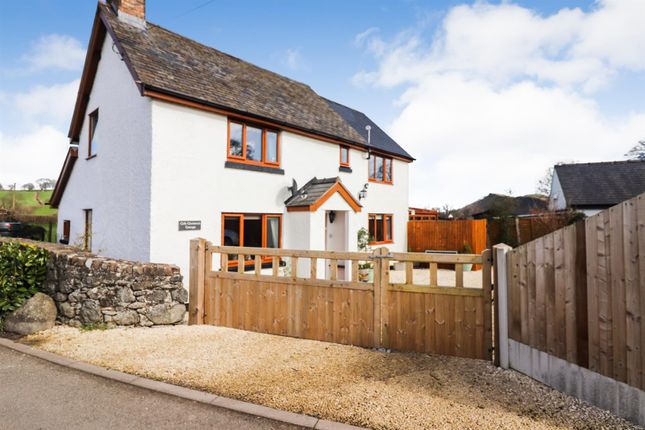 Llanrhaeadr Ym 3 bed detached house for sale