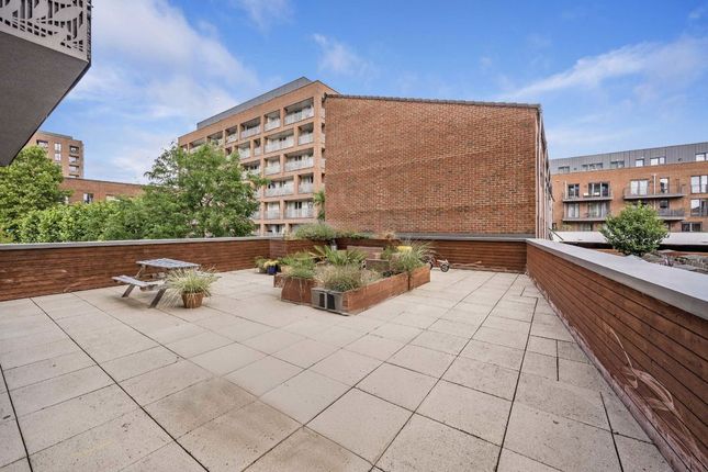 Fife Road, London E16 3 bed maisonette for sale
