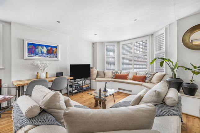 St. Charles Square, Notting Hill, W10 1 bed apartment for sale