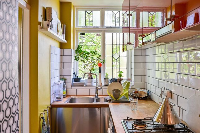 Tudor Close, Brixton Hill, London, SW2 Studio for sale