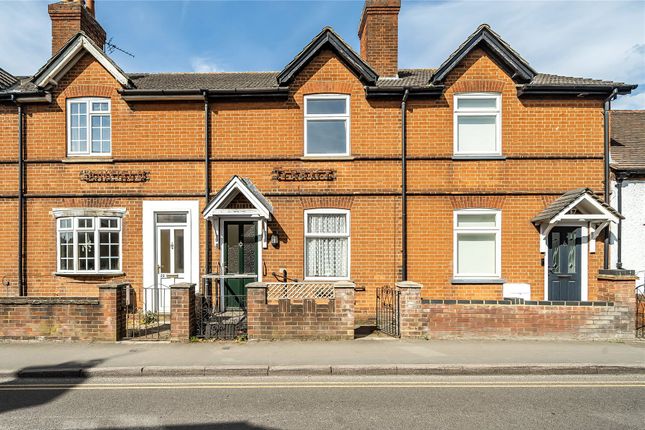 Newark Lane, Ripley, Surrey, GU23 2 bed terraced house for sale