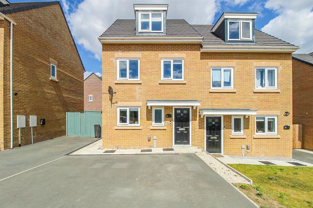 3 bedroom semi-detached house for sale